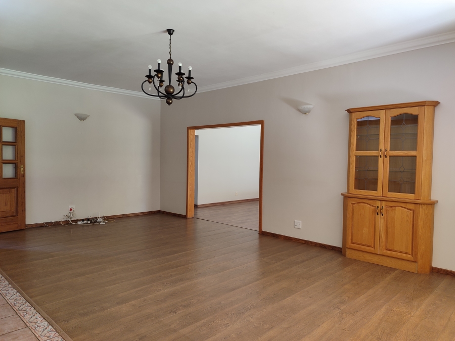 5 Bedroom Property for Sale in Stilfontein North West